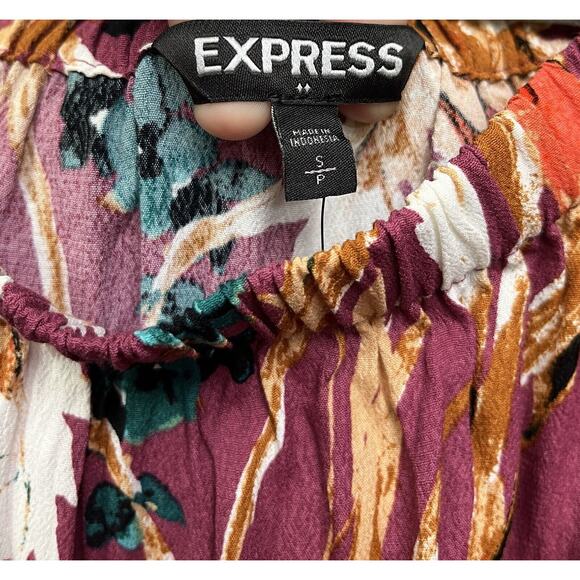 Express Romper Womens Small Burgundy floral Scoop Neck Rayon NEW - Picture 4 of 7